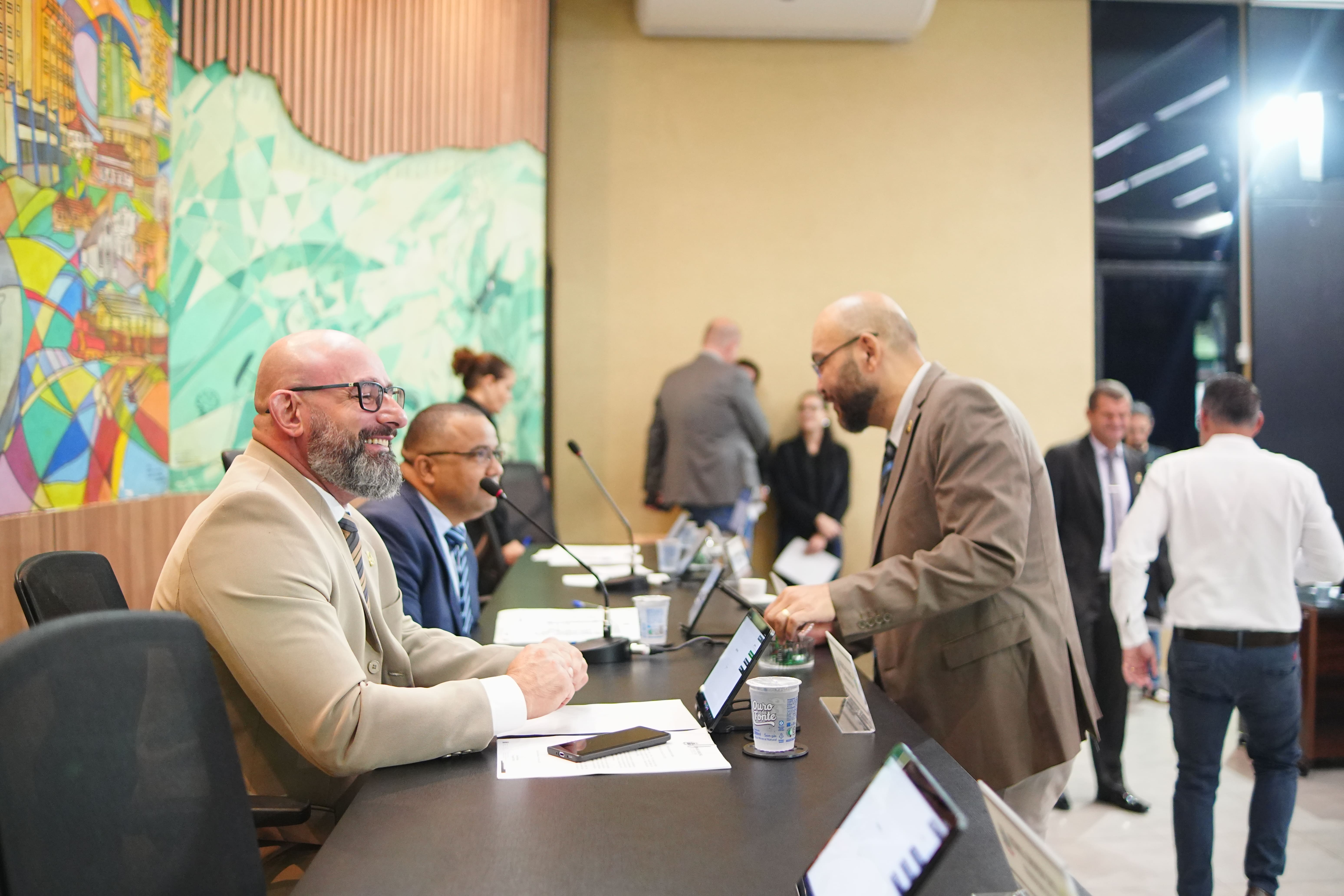 Vereadores realizam duas sessões ordinárias nesta quinta-feira, 23